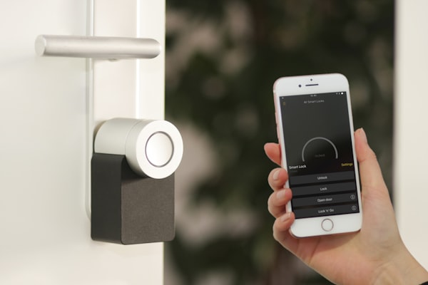 Smart home energy monitoring device